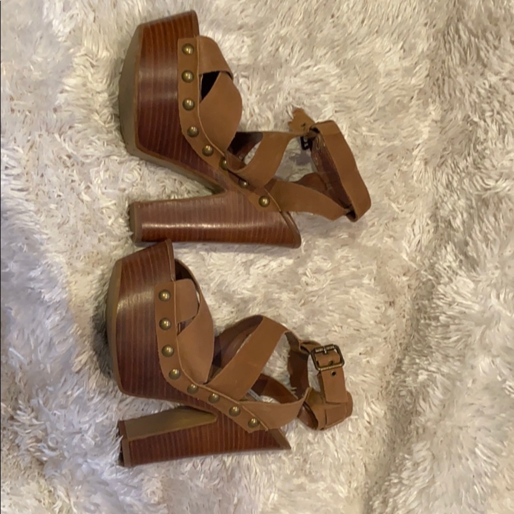 Brown chunky heels! - Picture 4 of 4
